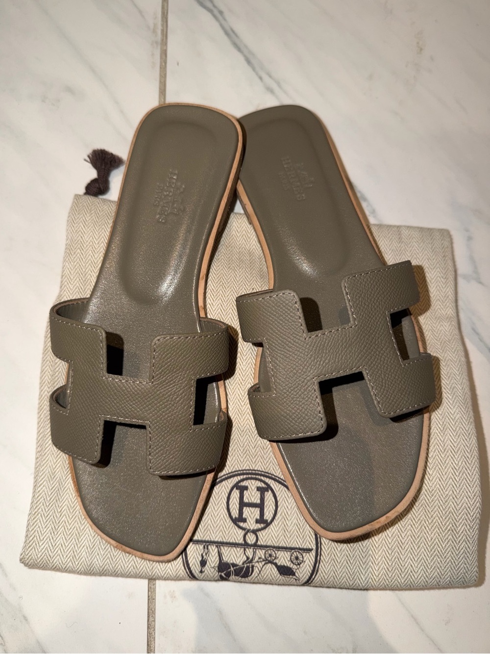 Etoupe Oran sandals Hermes